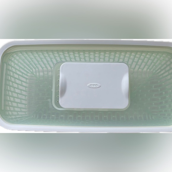 OXO GreenSaver Produce Keeper - Picture 8 of 9